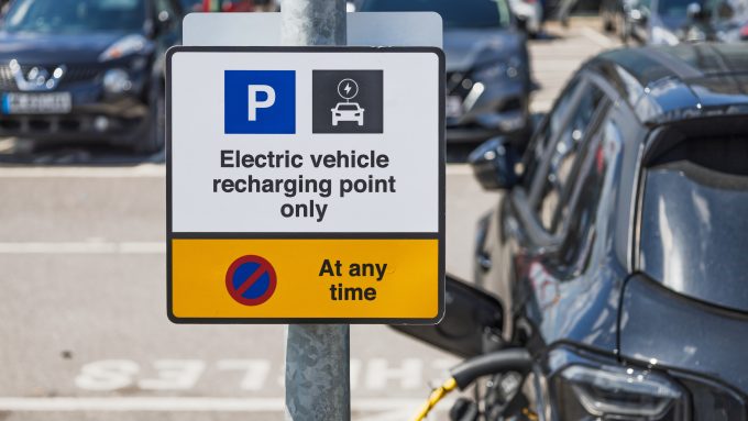 Electric vehicle app helps free-up bays for charging