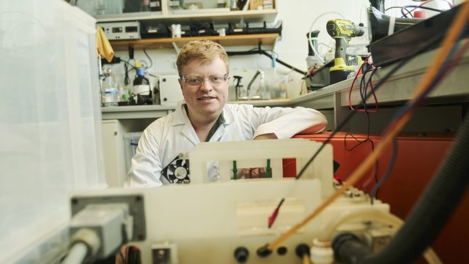 Meet the innovator producing green hydrogen with seawater 